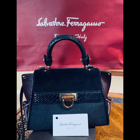 🌺FERRAGAMO HANDBAG/ / CROSSBODY AUTHENTIC, LEATHER- ITALY 🇮🇹 🌺 - Picture 12 of 12